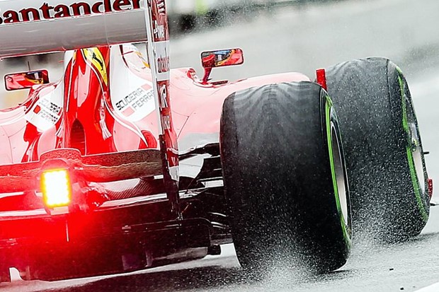 Alonso prvi pa drugi u Barceloni, Red Bullovi s dna do vrha