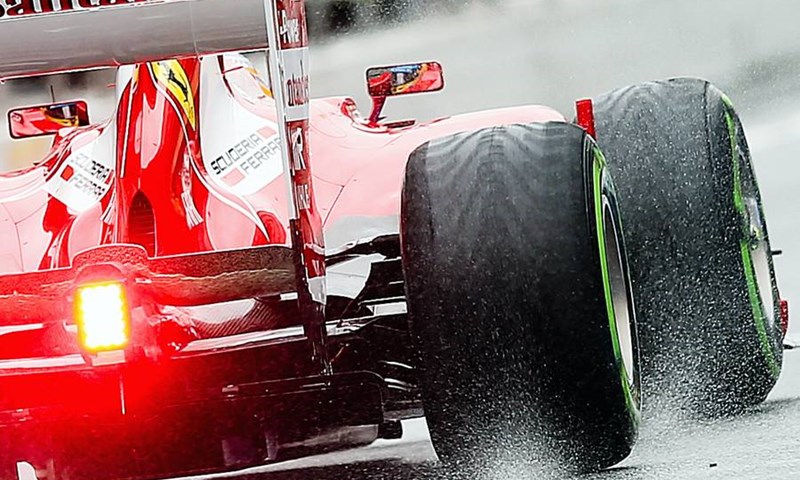 Alonso prvi pa drugi u Barceloni, Red Bullovi s dna do vrha