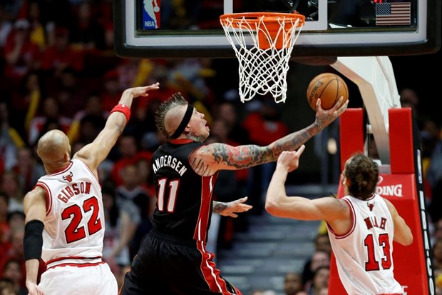 Video: Neraspoloženi Bullsi bez šanse protiv Heata, Grizzliesi u produžetku slomili Thunder