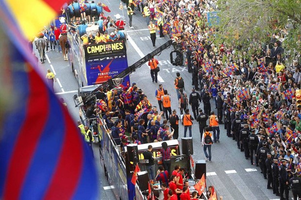 Video: Barcelona i United slavili na ulicama, Ferguson: "Nadmašena 1999. godina"