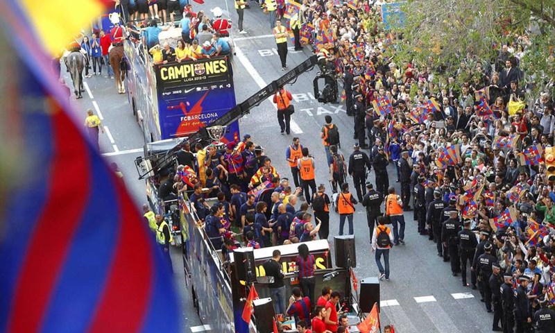 Video: Barcelona i United slavili na ulicama, Ferguson: "Nadmašena 1999. godina"