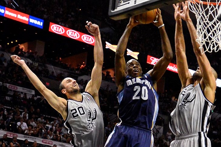 Video: Šuterski raspoloženi Spursi uhvatili obranu Grizzliesa na spavanju