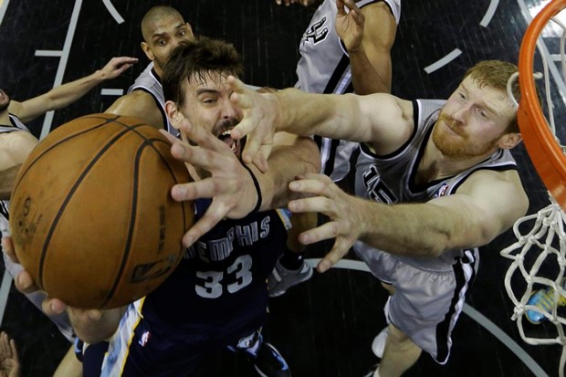 Video: Spursi prosuli 18 poena prednosti pa na krilima Duncana u produžetku "slomili" Grizzliese