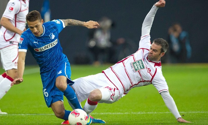Video: Hoffenheim s 3:1 nadigrao Kaiserslautern i stigao na prag ostanka u Bundesligi