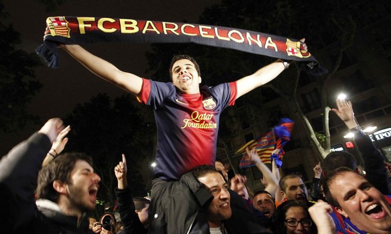 Video: Fabregas minutu prije kraja odveo finale u produžetak, Barca stigla do novog trofeja nakon jedanaesteraca