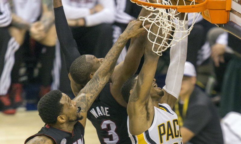 Video: Heat u drugom poluvremenu slomio Pacerse, branitelji naslova korak do prolaska u NBA finale