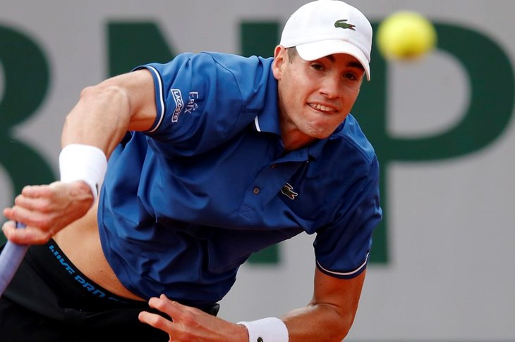 Isneru novi rekord u maratonskom porazu, Đoković puno oprezniji nego u Madridu