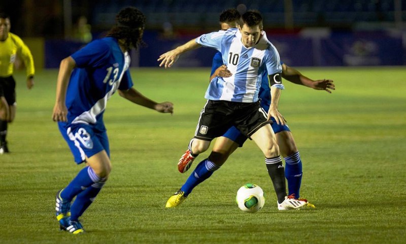 Video: Nezaustavljivi Messi zabio triput, asistirao i prestigao Maradonu