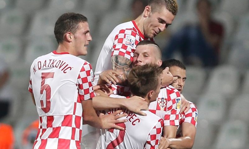 Mlada hrvatska reprezentacija pobjedom u Latviji osigurala prvo mjesto i doigravanje za EP
