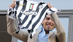 Carlos Tevez i službeno postao igrač Juventusa, u ruke dobio Del Pierovu "desetku"
