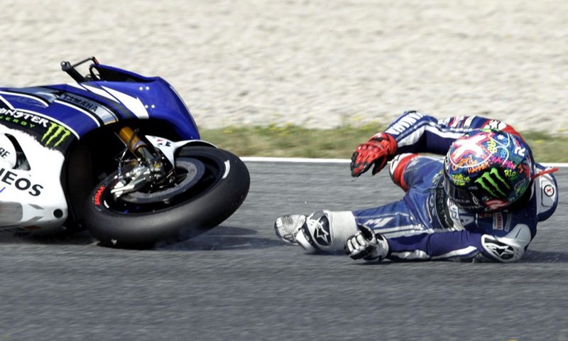 Video: Jorge Lorenzo pao na treningu u Assenu i slomio ključnu kost