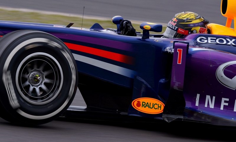 Mercedes najbrži na prvom slobodnom treningu, Vettel se "probudio" na drugom
