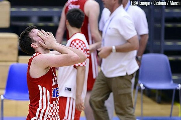 Uvjerljiv poraz mlade košarkaške reprezentacije protiv Crne Gore