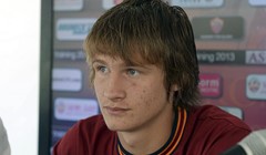 Jedvaj: "Nadam se osvajati titule i uzvratiti Romi za ukazano povjerenje"