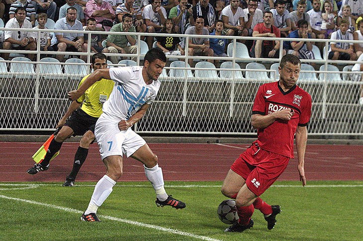 Video: Pred osam tisuća navijača Riječani u prvom susretu osigurali prolaz