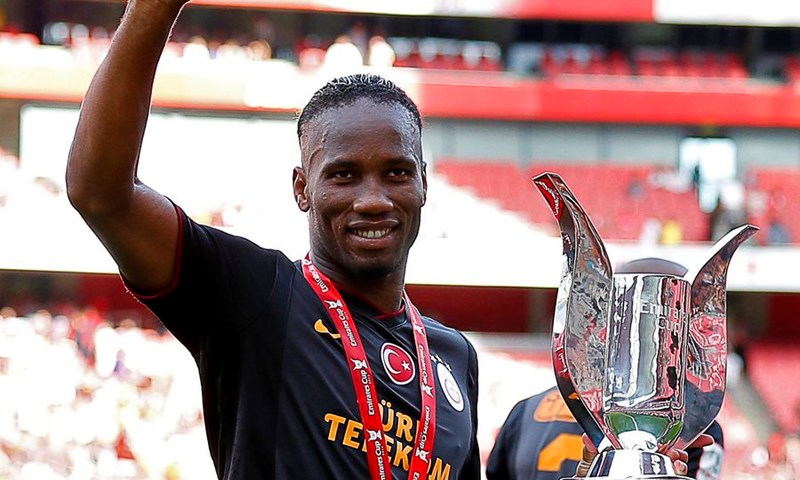 Drogba stao u Mourinhovu obranu i poručio bivšem klubu: 'Kako moj 'tata' može biti rasist?'