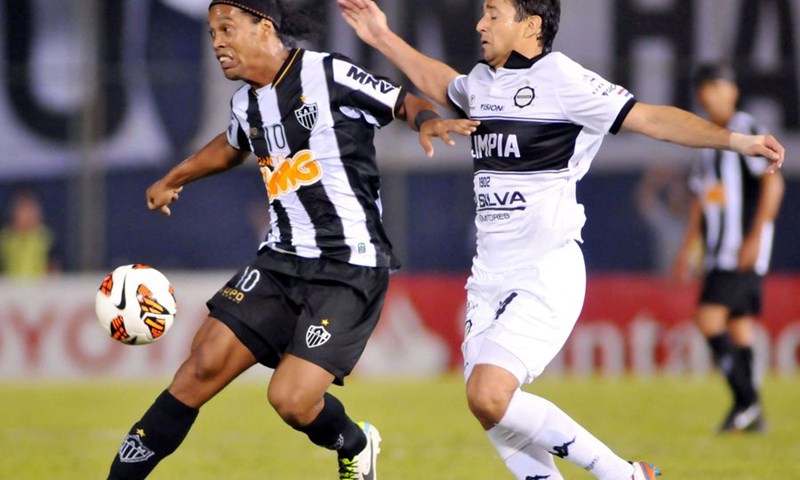 Ronaldinho: "Ronaldo je frustriran jer igra u eri Lionela Messija"