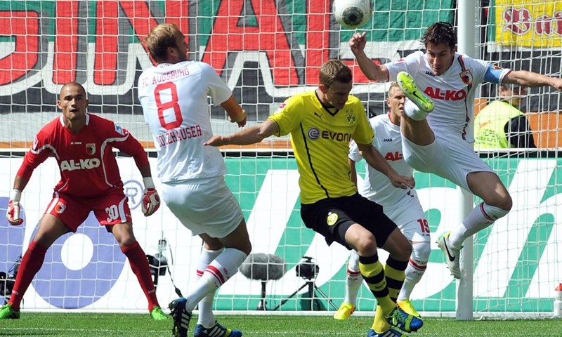 Video: Aubameyangu hat-trick u demontaži Augsburga, Hertha se ispucala na Lakićevom Eintrachtu