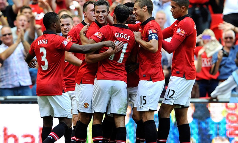 Video: Robin van Persie s dva pogotka osigurao Manchester Unitedu trofej Superkupa