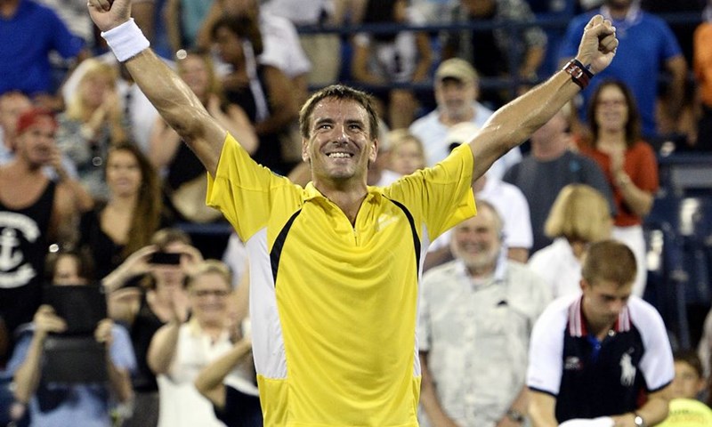 Ništa od velikog okršaja: Robredo izbacio Federera, Nadal ispustio samo set protiv Kohlschreibera