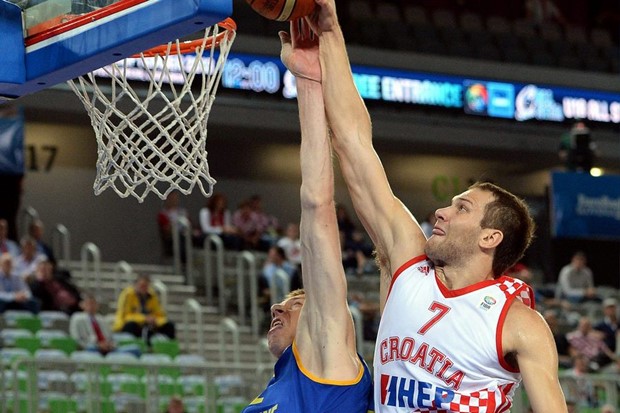 Drugi poraz hrvatskih košarkaša na turniru u Francuskoj, Srbija slavila u produžetku