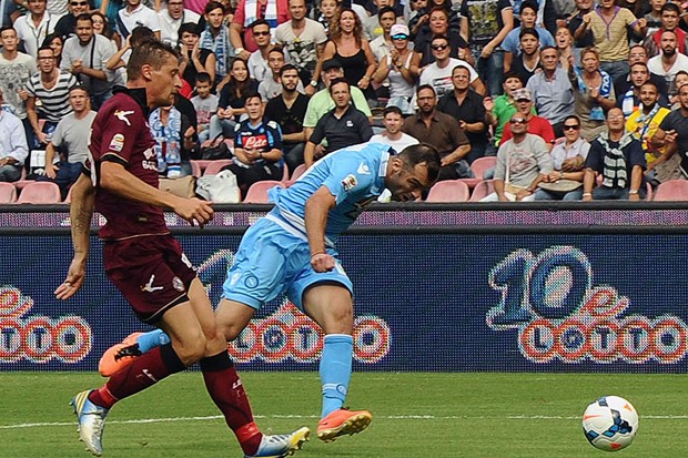 Video: Napoli s četiri pogotka porazio Livorno i zadržao korak s Romom