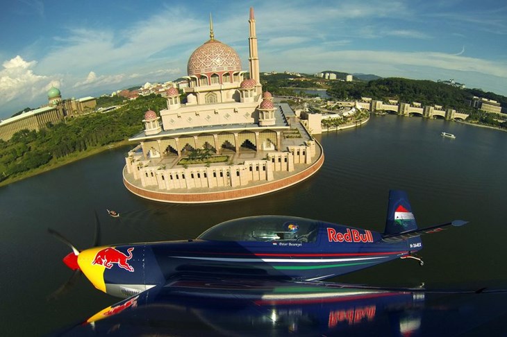 Red Bull Air Race, najuzbudljivije natjecanje na nebu vraća se u 2014. godini