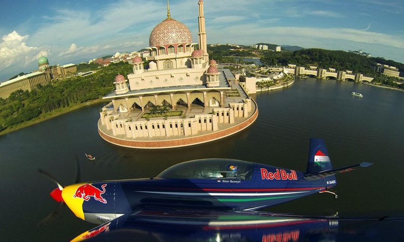 Red Bull Air Race, najuzbudljivije natjecanje na nebu vraća se u 2014. godini