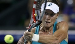 Prvo finale Kanađanke Bouchard, Stosur za sat vremena izbacila Amerikanku