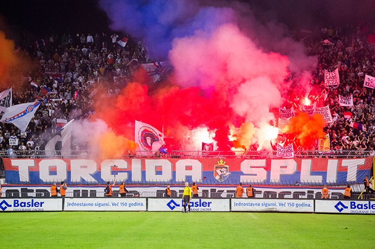 Hajduku najviša kazna u 29. kolu zbog potrganih sjedalica i pirotehnike