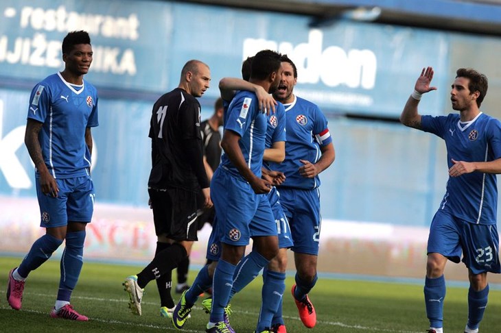 Dinamo prelomio utakmicu već u prvih deset minuta te na kraju protiv Dragovoljca stigao do uvjerljive pobjede