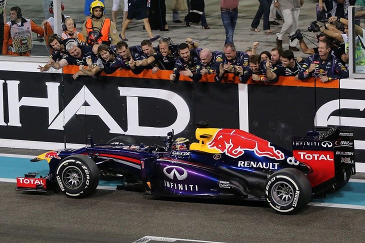 Vettelu uvjerljiva pobjeda i u Abu Dhabiju, Webber i Rosberg na postolju