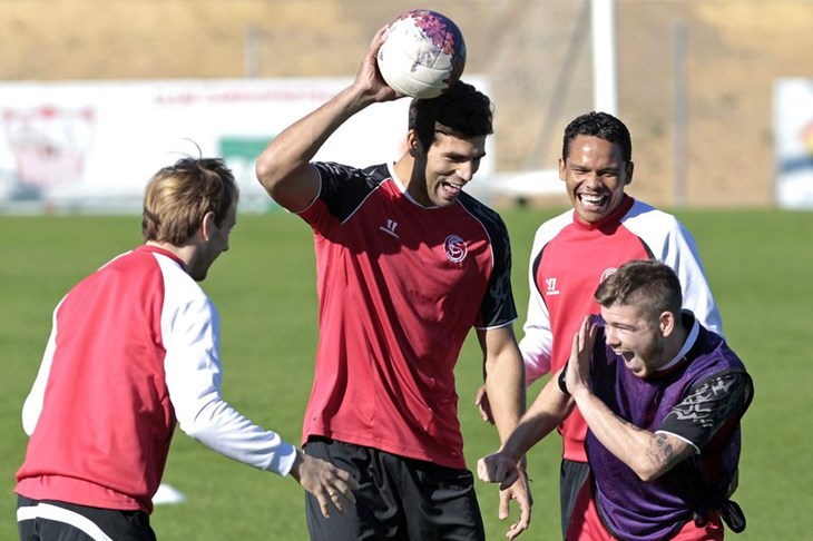 Emery: "Rakitić ne može sve sam, moraju mu drugi pomoći"