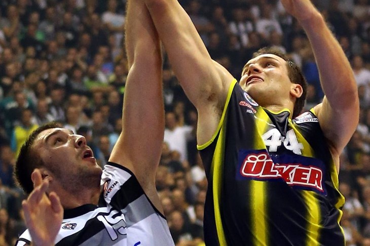 Serija Fenerbahčea zaustavljena u Bursi, bolji Stipčević i društvo