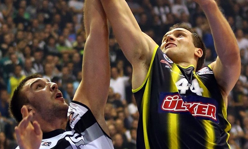 Serija Fenerbahčea zaustavljena u Bursi, bolji Stipčević i društvo