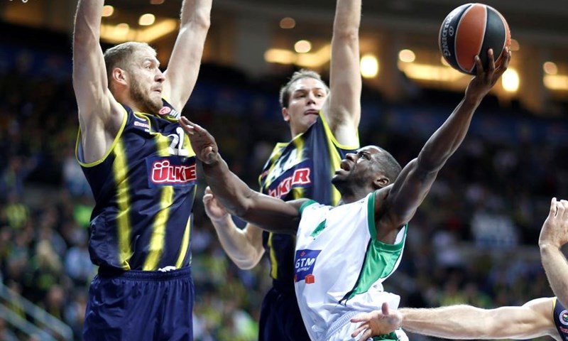 Simon drugo kolo zaredom tricom donio pobjedu, Bogdanović još jednom odličan