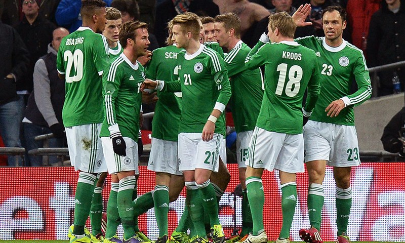 Ozljede Schmelzera i Hummelsa dodatno oslabile obranu Borussije, van stroja Victor Valdes i Rafael van der Vaart