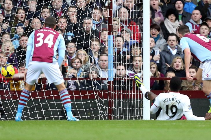 Video: Welbeckovim pogocima United sredio Aston Villu, bez pobjednika između Norwicha i Swanseaja