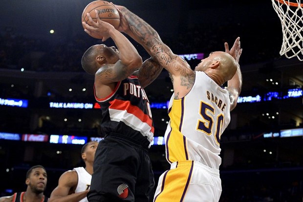 Video: Damian Lillard izrasta u superzvijezdu, Bryant i Gasol odveli Lakerse do pobjede