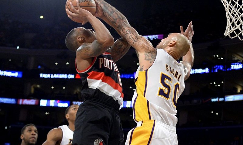 Video: Damian Lillard izrasta u superzvijezdu, Bryant i Gasol odveli Lakerse do pobjede