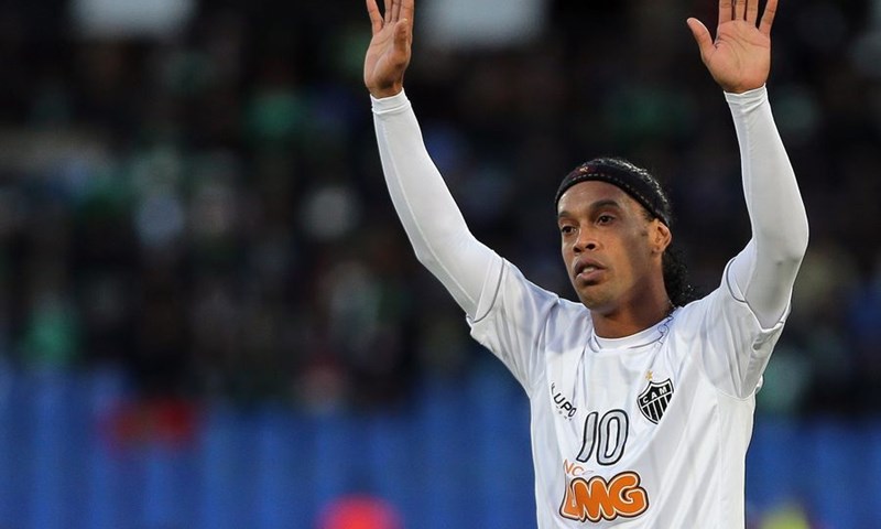 Video: Atletico u sudačkoj nadoknadi do trećeg mjesta, Ronaldinho isključen