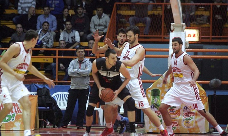 Veliki neredi obilježili dvoboj u Sofiji, Partizan u ispražnjenoj dvorani visoko slavio