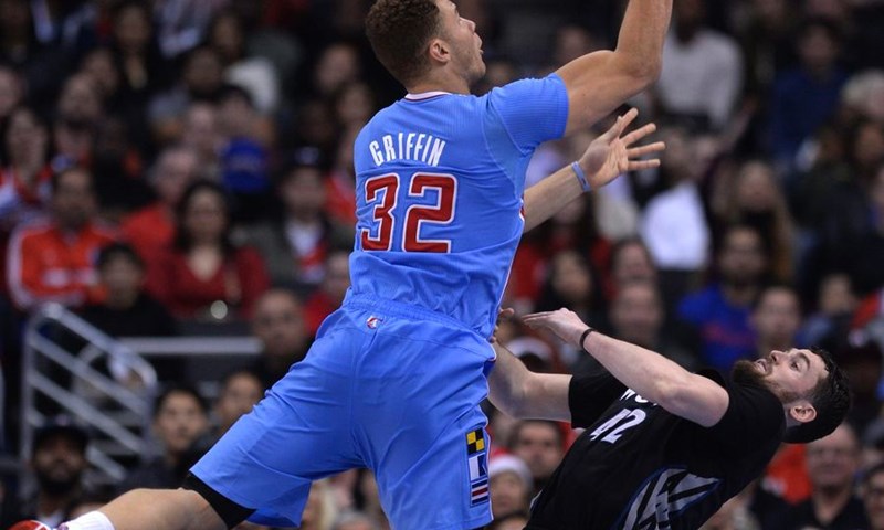 Video: Fantastični Griffin sa sirenom srušio Phoenix, Cleveland razbio loše Netse