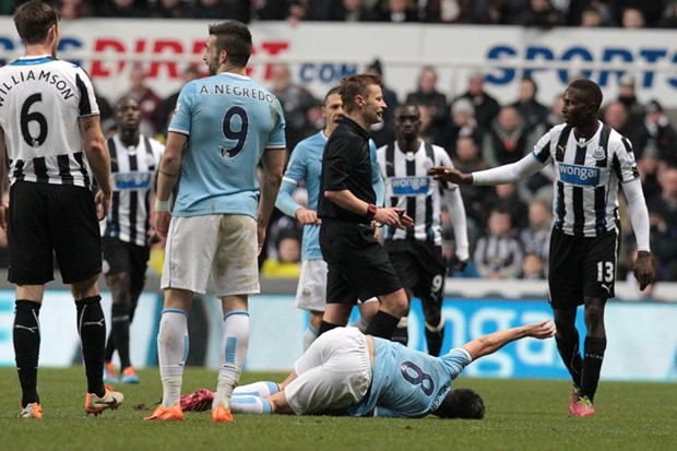 Video: City uz kontroverze nastavio pobjednički niz u Newcastleu i skočio na čelo ljestvice