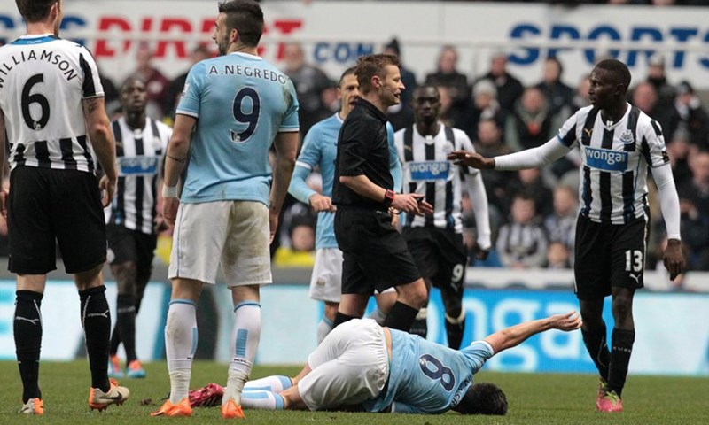 Video: City uz kontroverze nastavio pobjednički niz u Newcastleu i skočio na čelo ljestvice