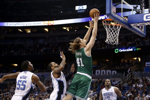 Video: Lakersi okrenuli Toronto, Isaiah Thomas vladao dok se nije "probudio" Kevin Durant
