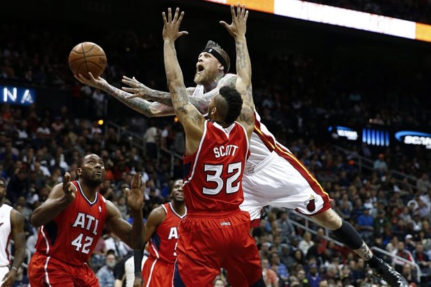 Video: Rocketsi zaustavili Blazerse, serija Indiane nastavila se i kod Golden Statea