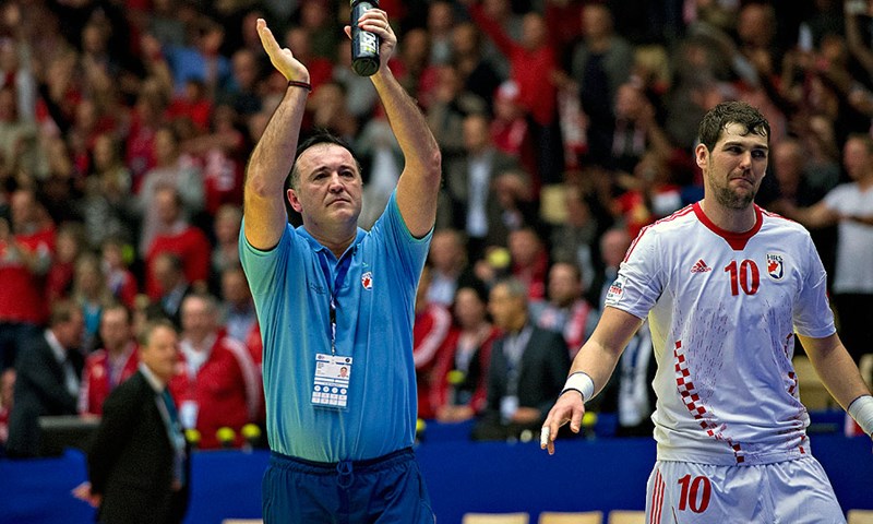 Ako je nogomet sport u kojem uvijek pobjeđuju Nijemci, rukomet je sport...
