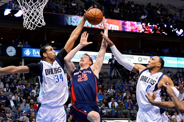 Video: Miami lakoćom protiv oslabljenih Spursa, Curry uništio Blazerse