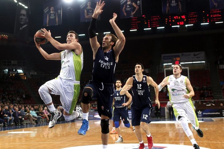 Galatasaray i Anadolu Efes pridružili se Fenerbahčeu i Karsiyaki u polufinalu